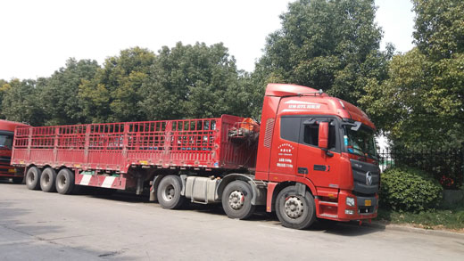 偉博物流貨運(yùn)卡車